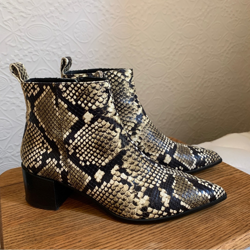 Everlane Boss Boot, Size 6.5, Italian Snake Emboss Pointed Toe Ankle Boot
